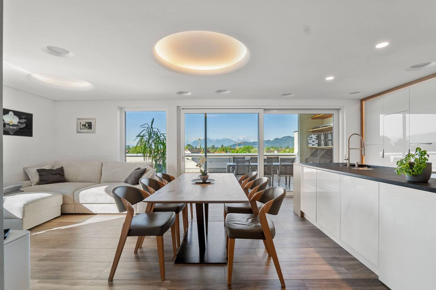 Penthouse Flair with over 100 m² living space and over 90 m² terrace