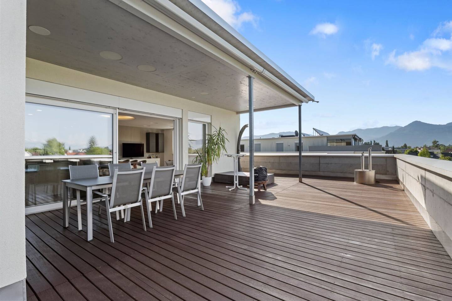 Penthouse Flair with over 100 m² living space and over 90 m² terrace