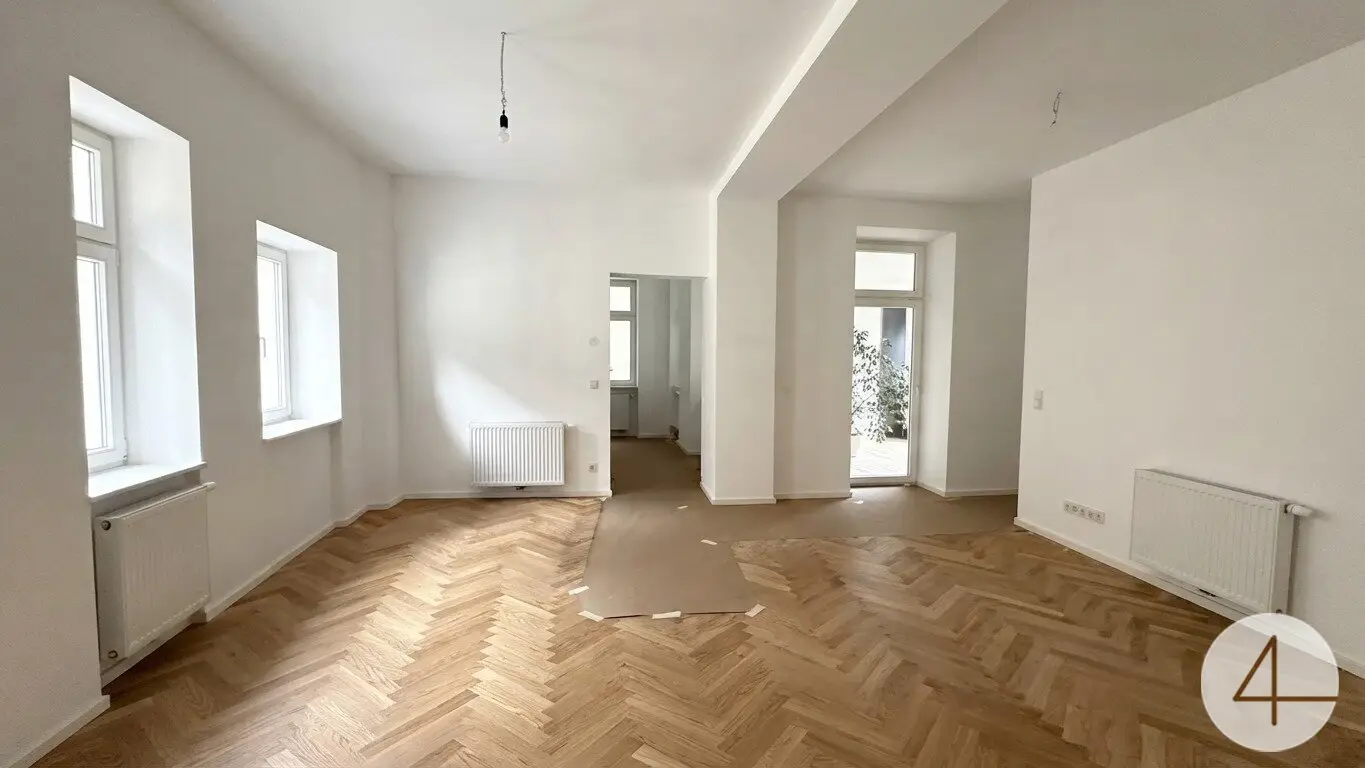 Ground floor unit with courtyard terraces near U1