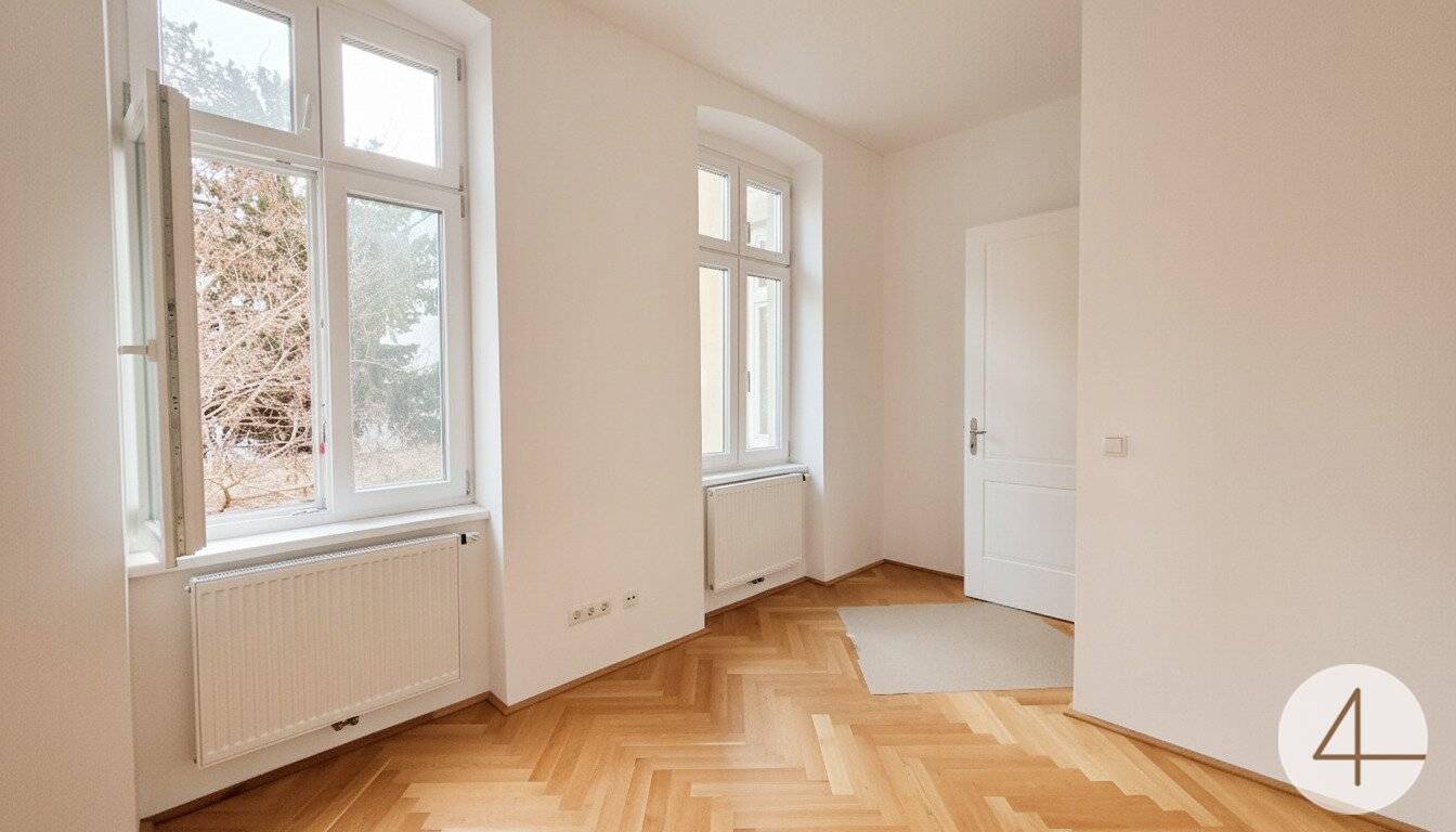 Apartment herringbone floors balcony Laaer Wald