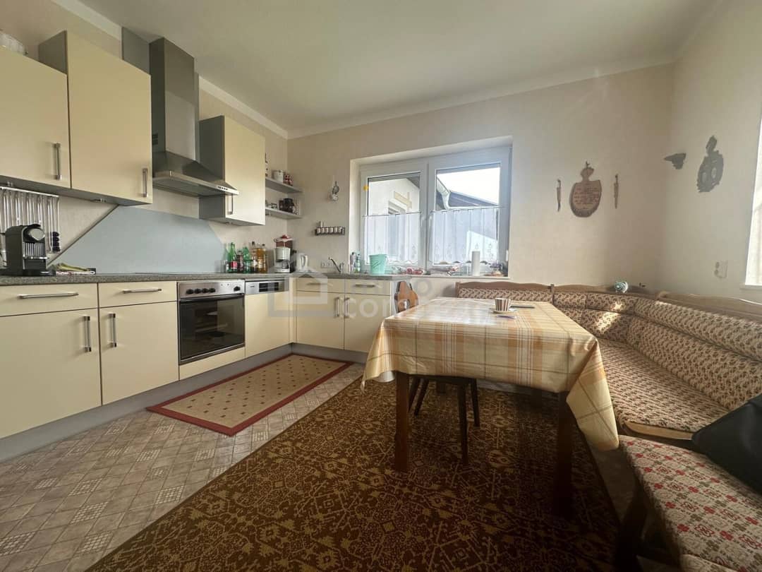 Einfamilienhaus in Eichberg: 4 Zimmer, Garten, Balkon & 2 Garagen!