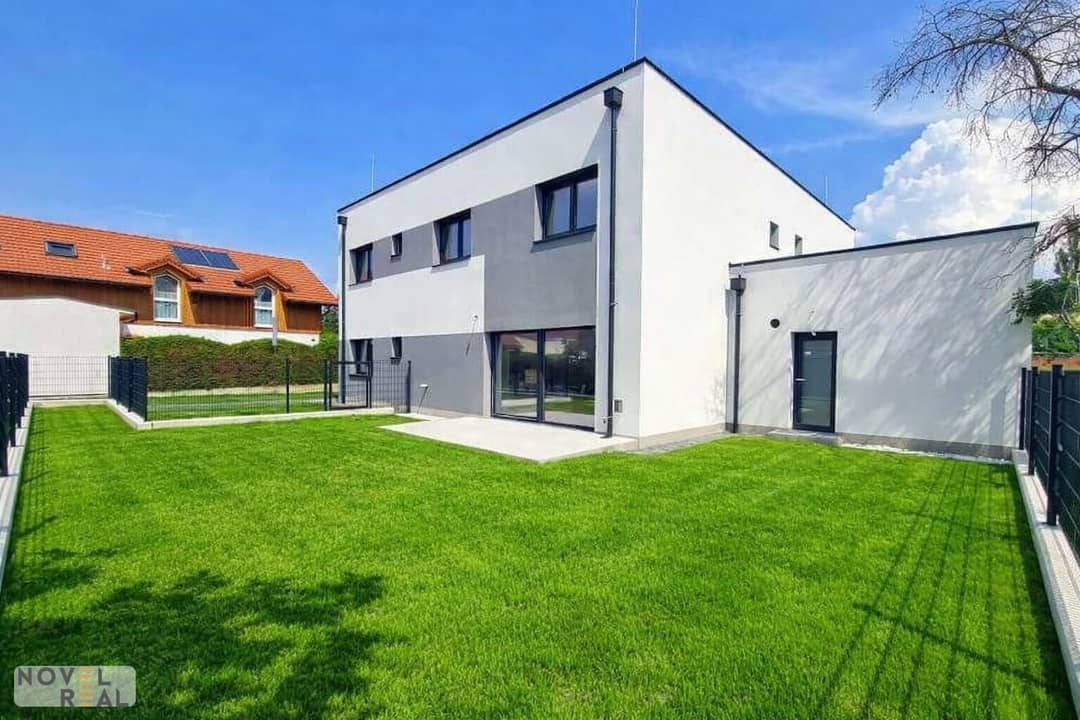 Erstbezug Doppelhaushälfte in Zwölfaxing mit 2 Stellplätzen, 152 m²