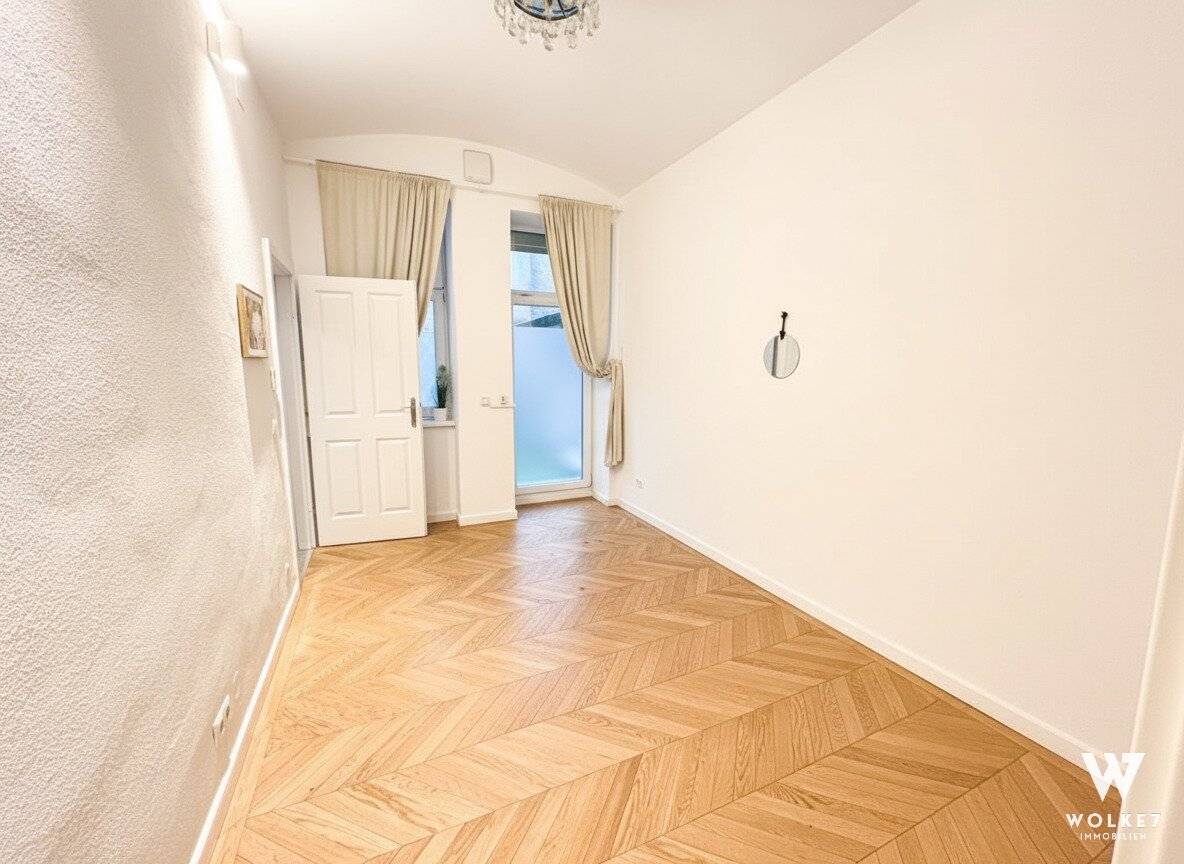 Moderne 2-Zimmer-Altbauwohnung mit Terrasse im ruhigen Innenhof