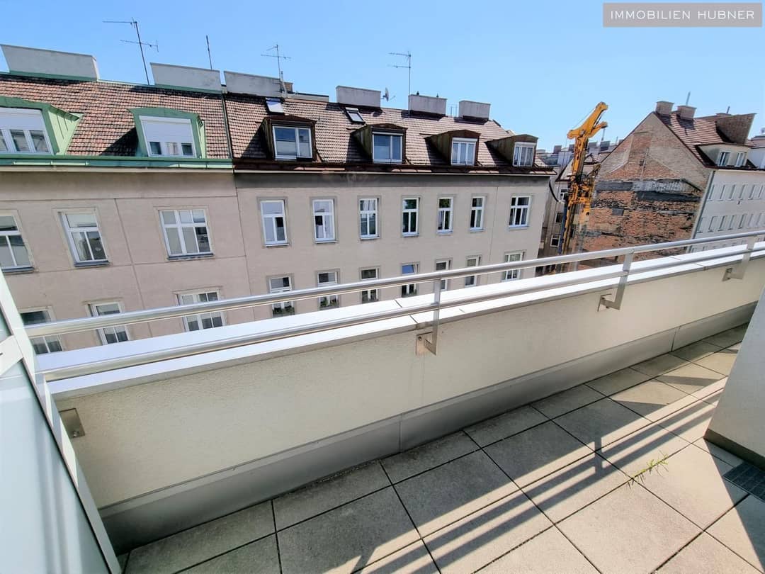 Attic apartment with terrace near U4 and U6