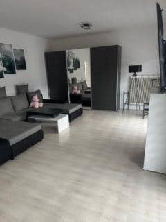 Apartment in the center with terrace and parking space