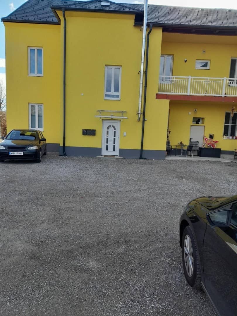 Attraktives Anlegerhaus mit 4 Wohnungen in Steinabrückl, zentrale Lage