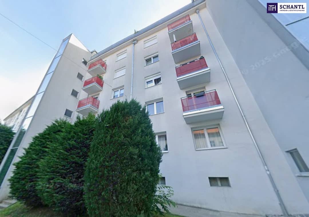 Bright Investment Apartment with Balcony and Loggia in Prime Location
