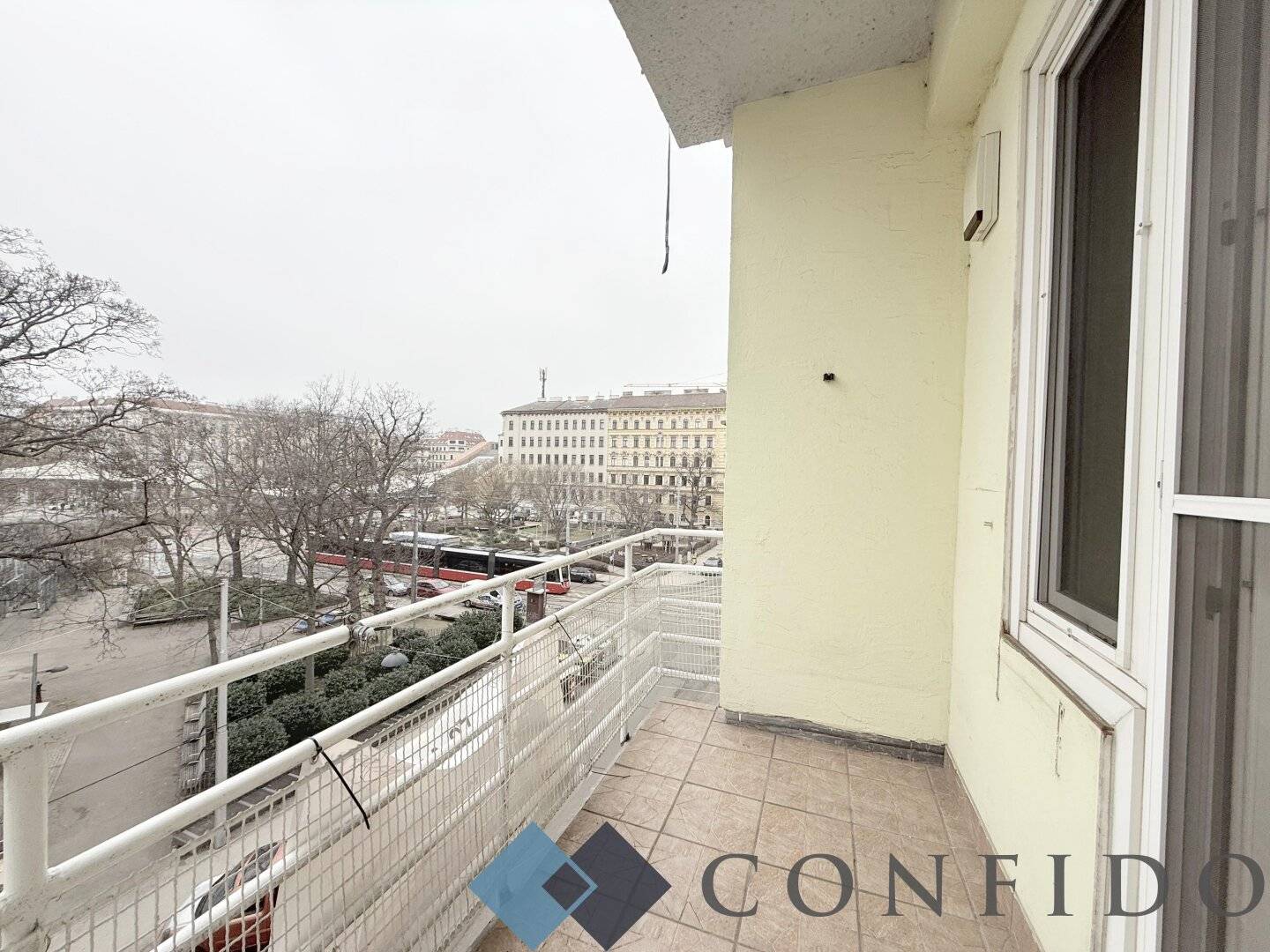 Wohnung dritter Stock Urban Loritz Platz Loggia