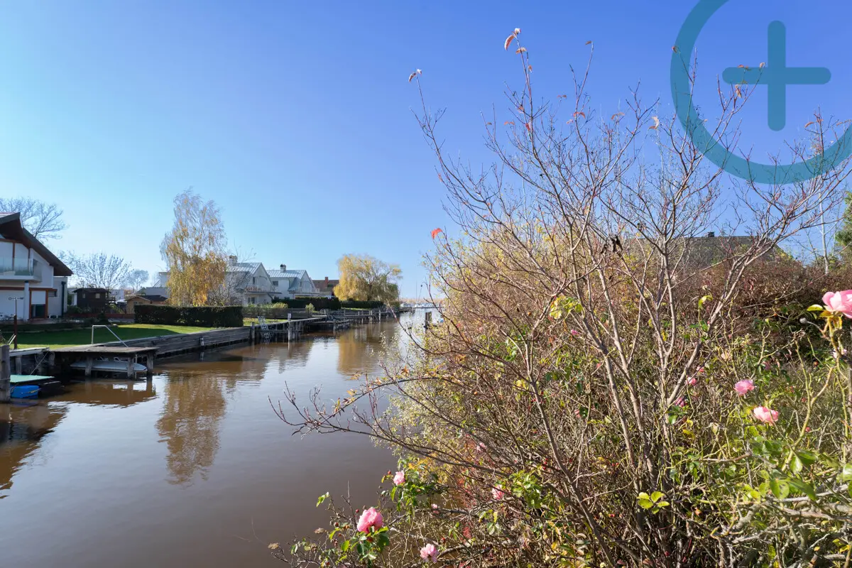THE PEARL WEST - Exclusive building plot by the lake with private jetty