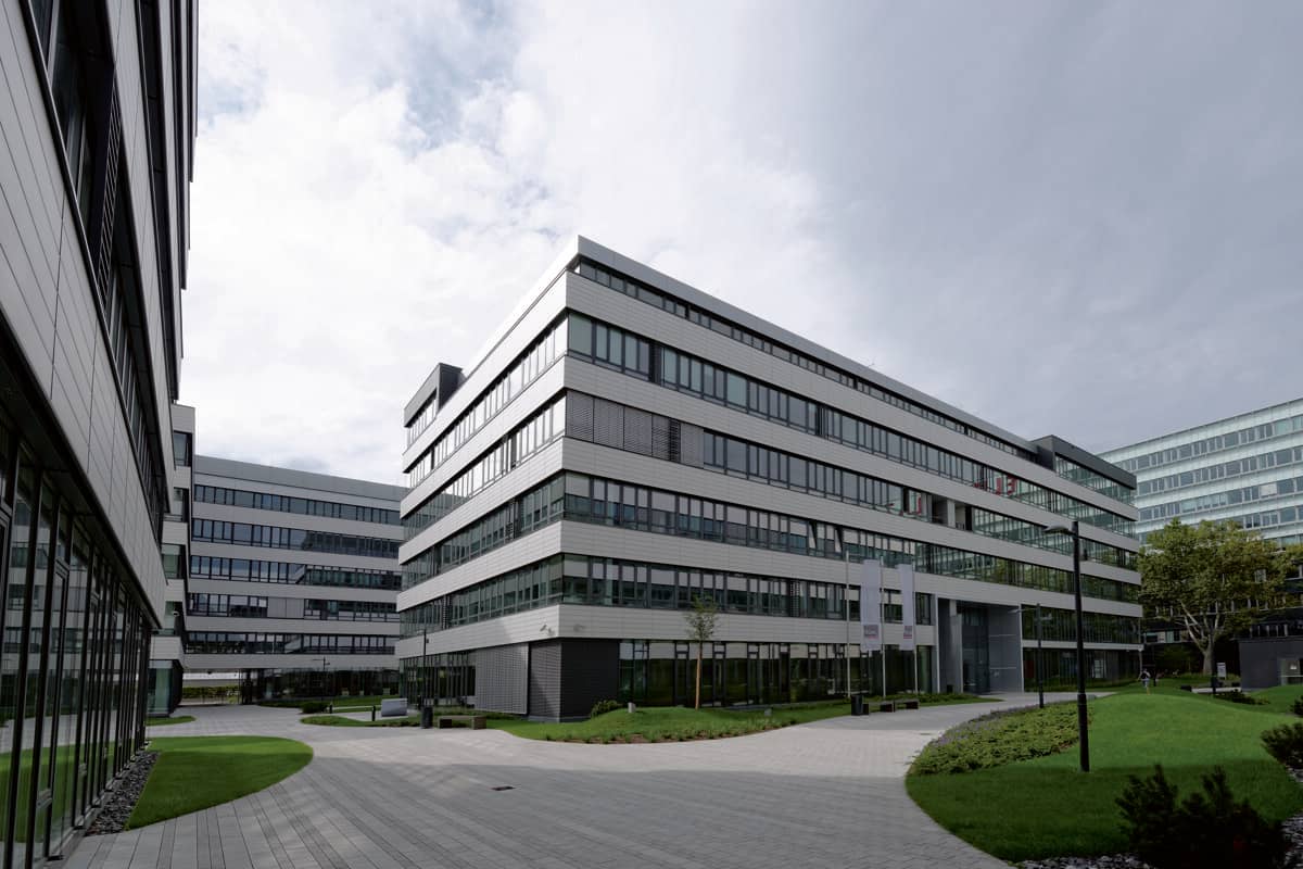 EURO PLAZA 5 - Building Sections H & J - Modern Office with Campus Feel
