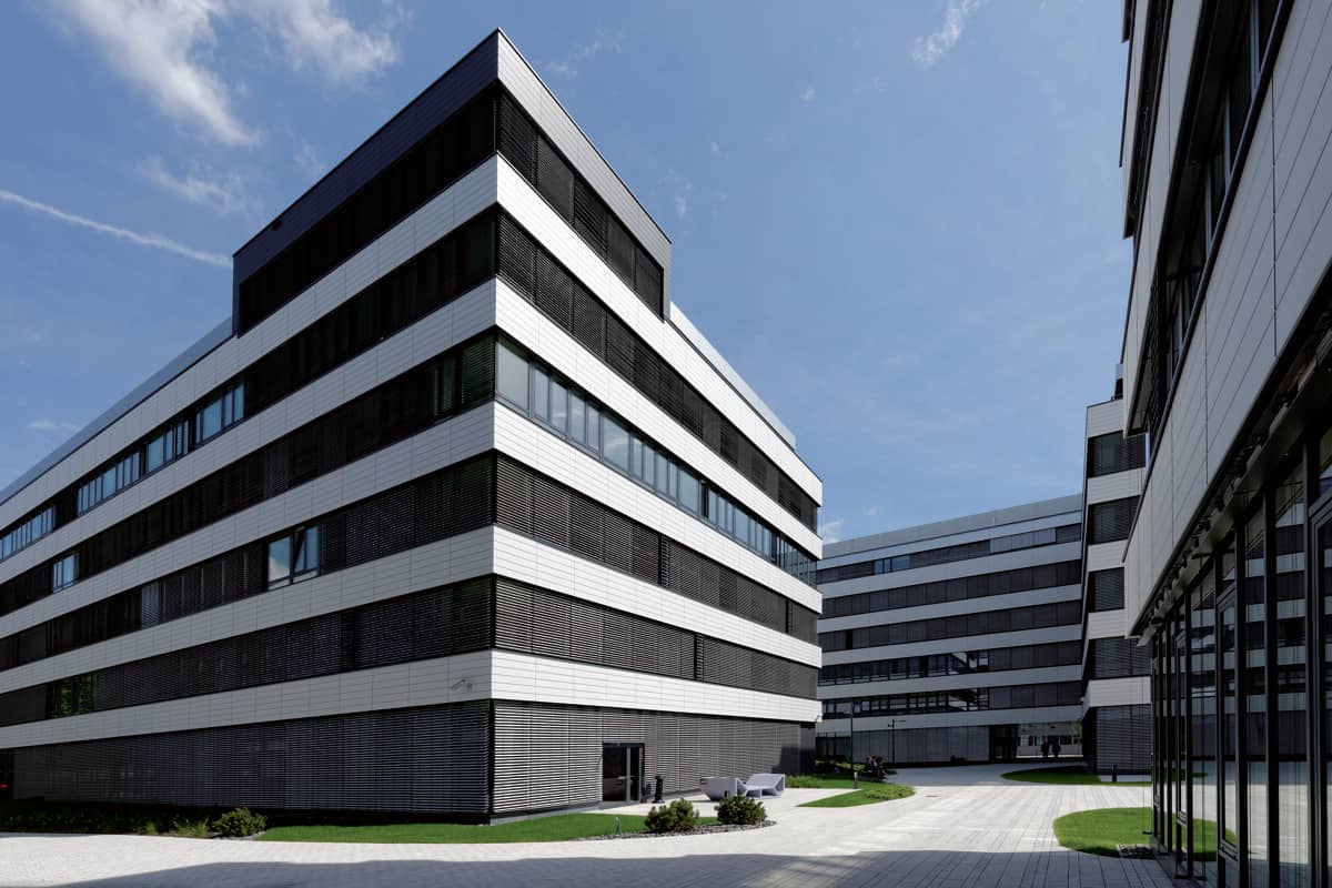 EURO PLAZA 5 - Building Sections H & J - Modern Office with Campus Feel