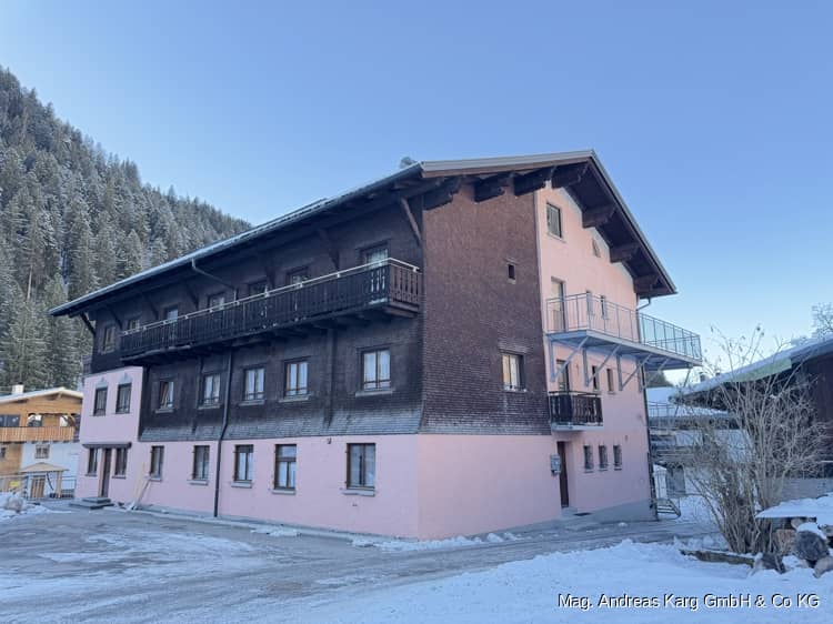Traditionsreiche Pension Chesa Raetia in Klösterle am Arlberg