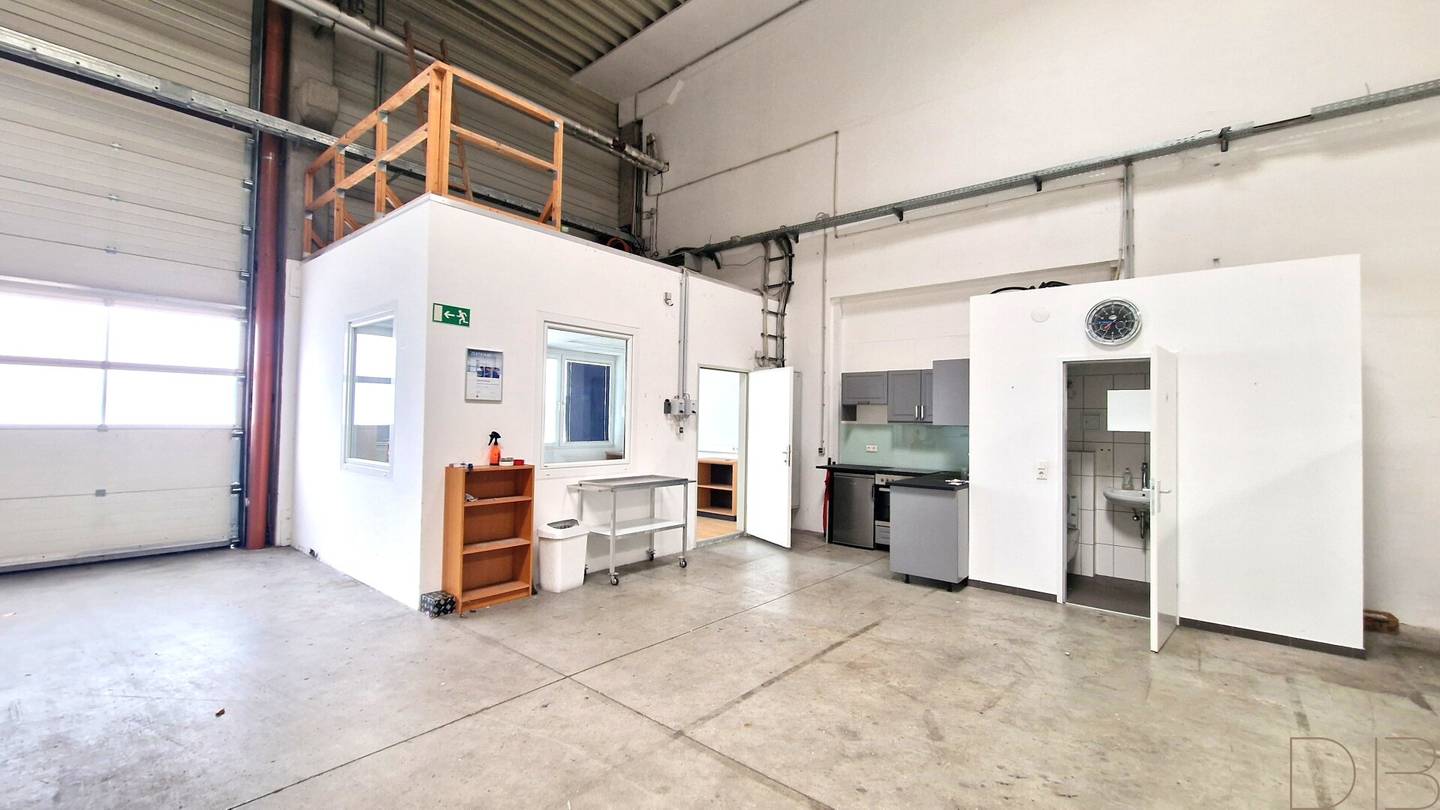 375 m² Commercial Hall in IZ NÖ Süd, Wiener Neudorf