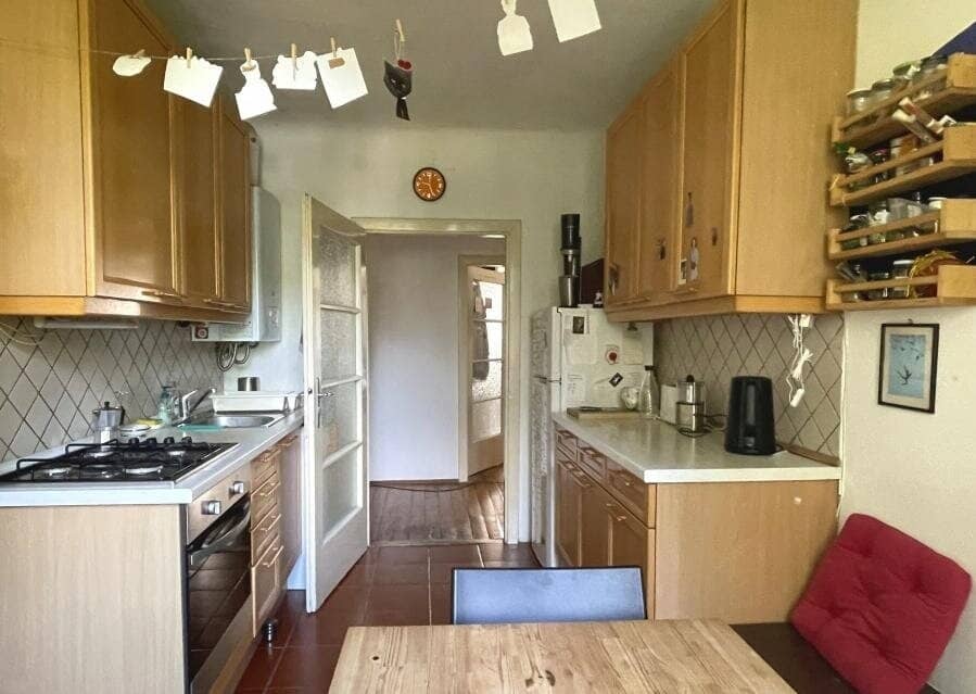 Bright Period Apartment with Balcony near Belvedere Palace
