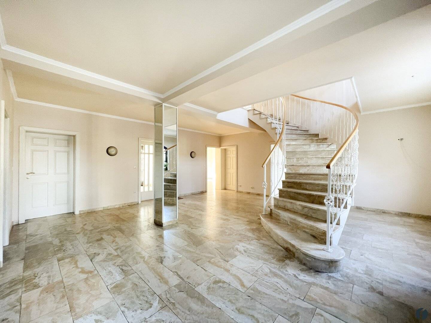 Elegantes Einfamilienhaus in Zeiselmauer mit Garten, Garage und Wellnessbereich