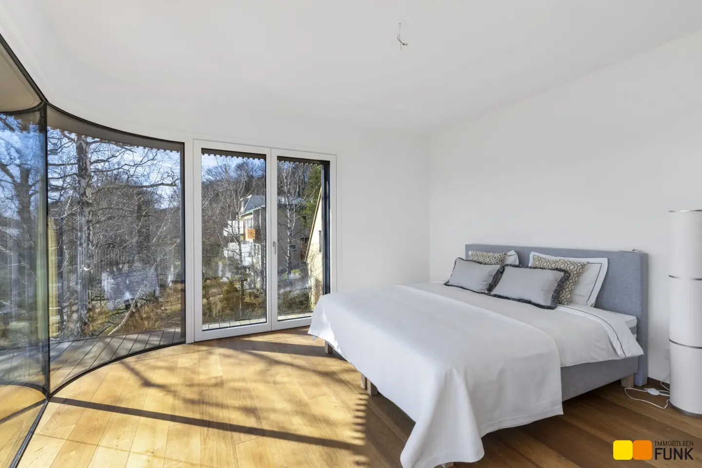 Penthouse with stunning view and roof garden