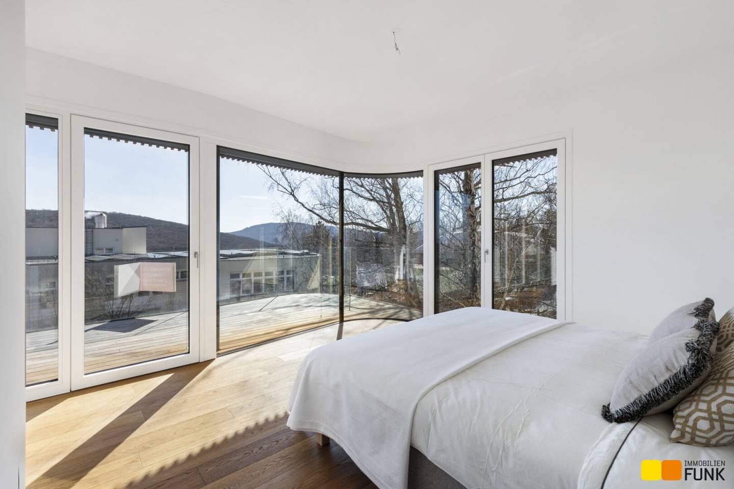 Penthouse with stunning view and roof garden