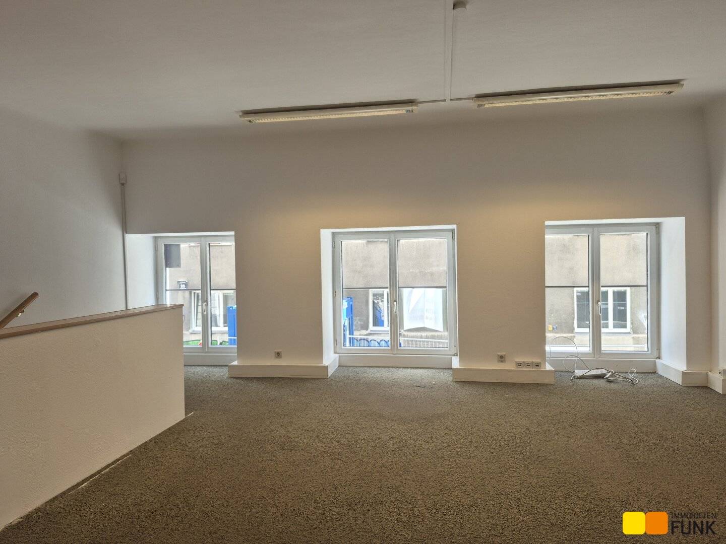 Attractive office with its own garage and additional storage space