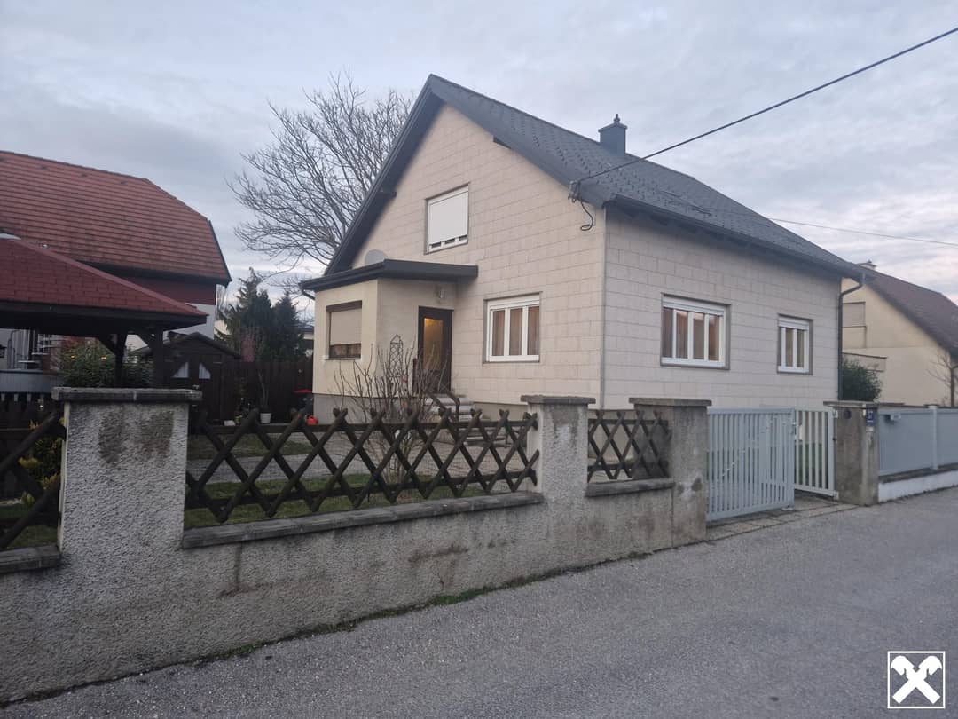 Liebevolles Stadthaus mit Garten in Stockerau