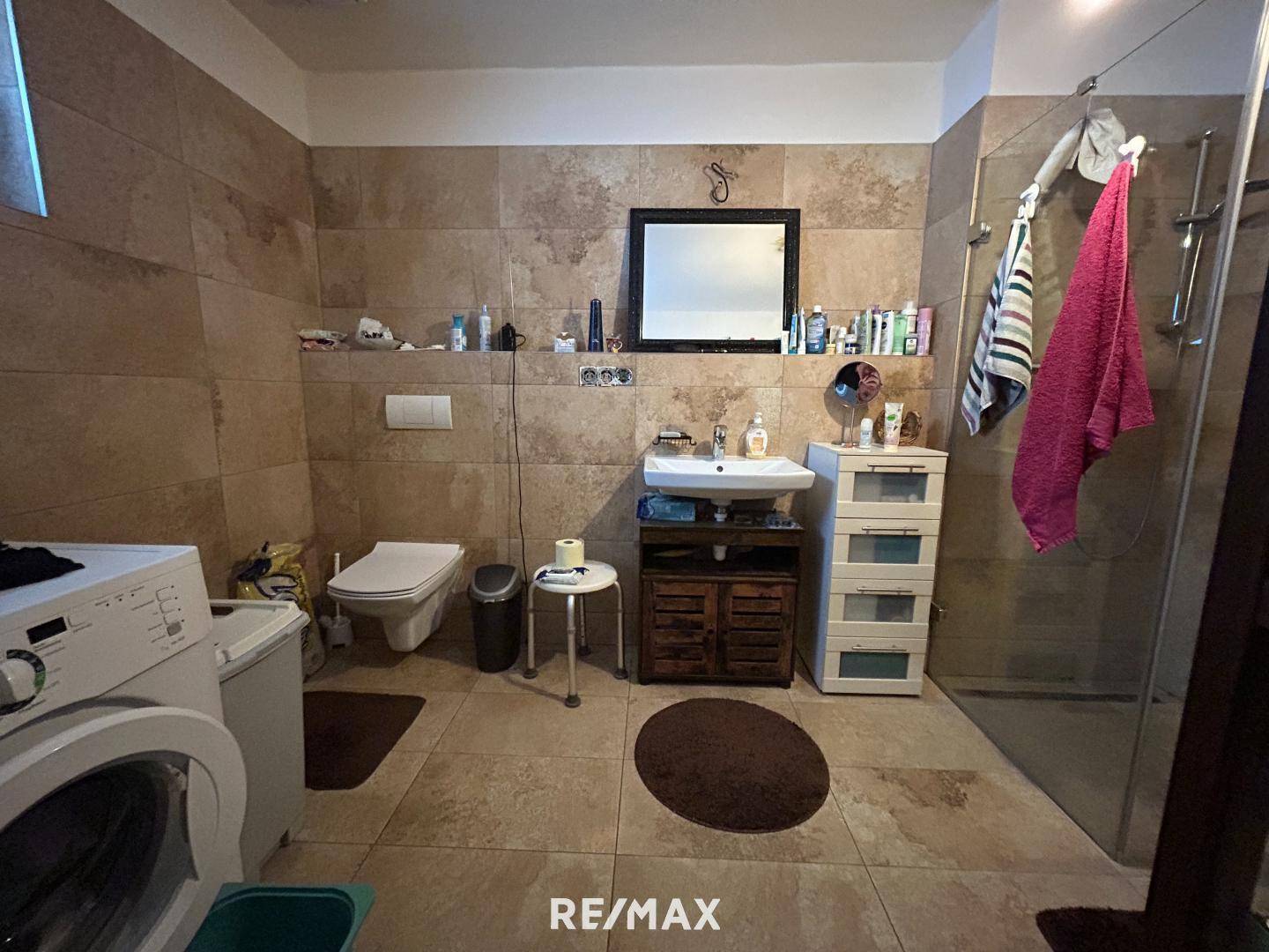 Wohnung Zwei Zimmer mit Balkon und Stellplatz