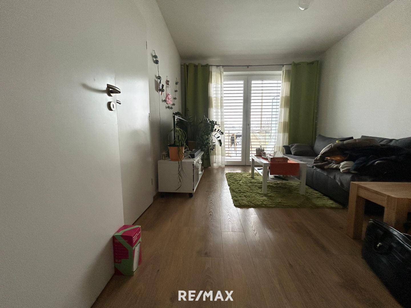 Wohnung Zwei Zimmer mit Balkon und Stellplatz