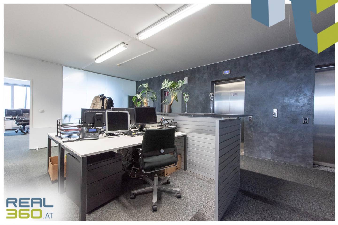 Modern office 547 m² City Tower II central downtown location Linz
