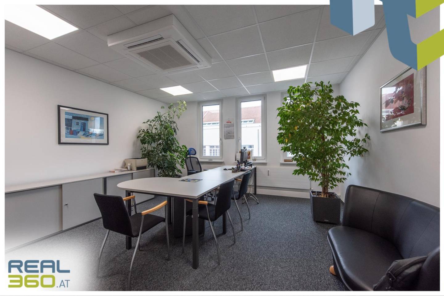 Representative office space 430 m² on 3rd floor, prime city center location Linz