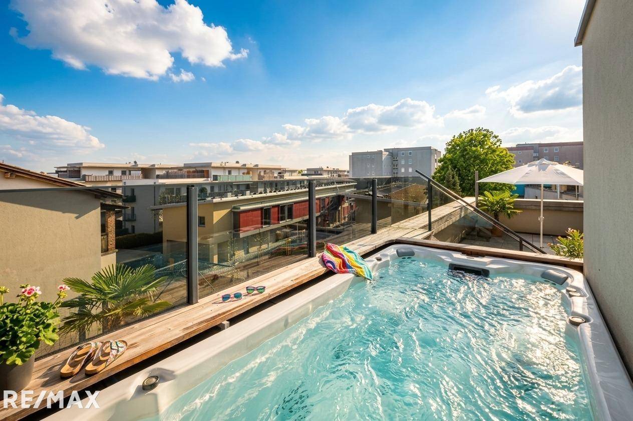 Penthouse with large terrace and swim spa