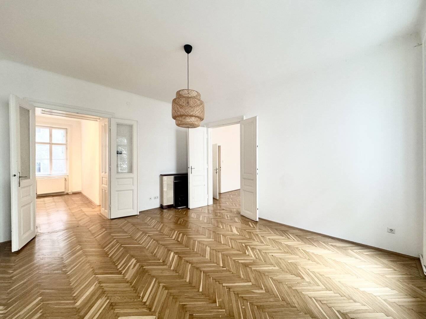 Stilaltbau-Wohnung im Schottenfelder Hof, Wien 1070