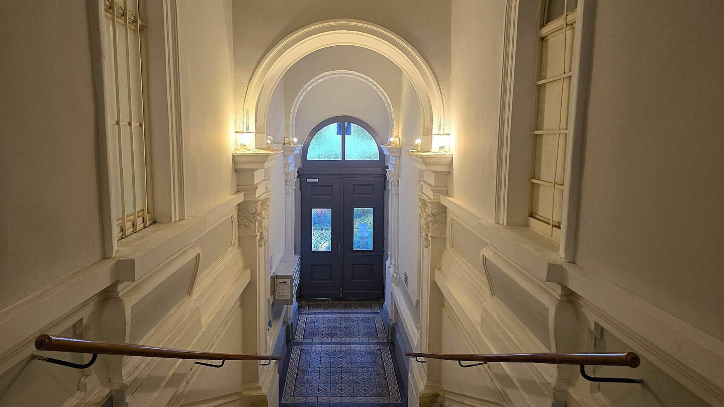 Wohnung & Büro mit Garten, 152m²