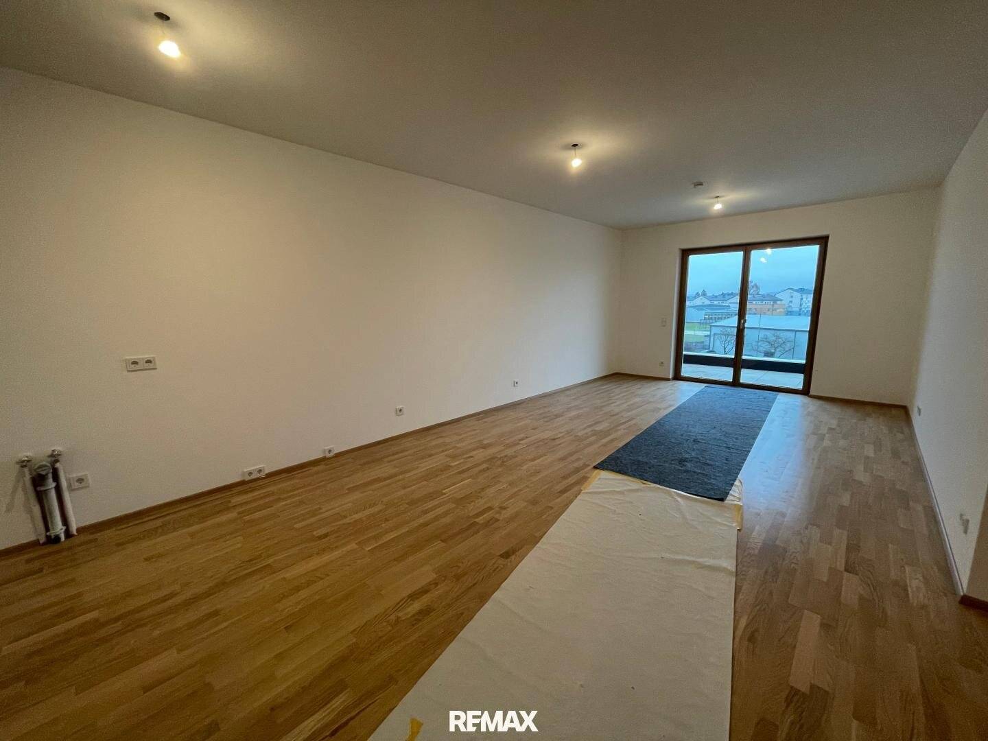 Bright new build apartment with terrace