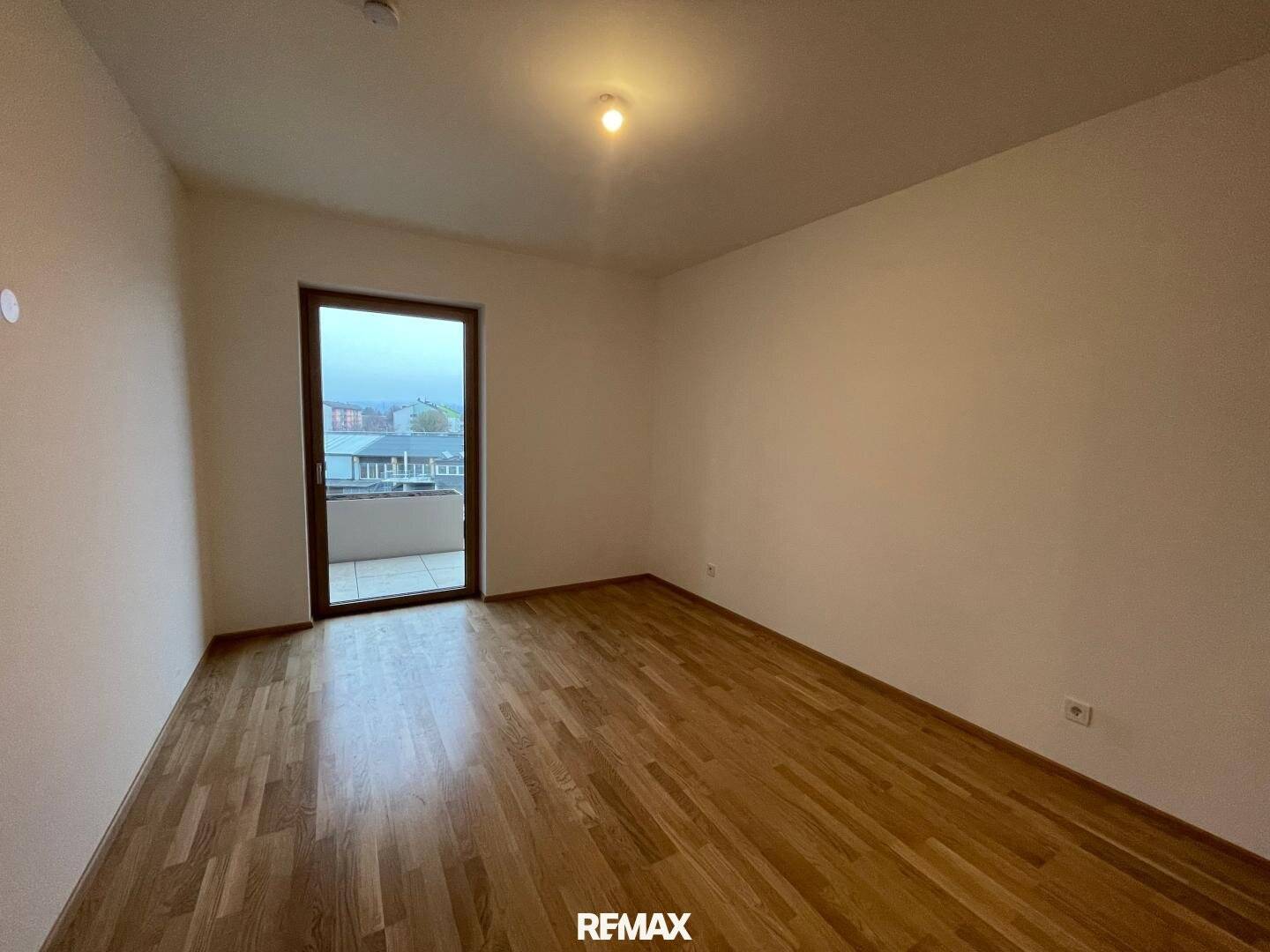 Bright new build apartment with terrace