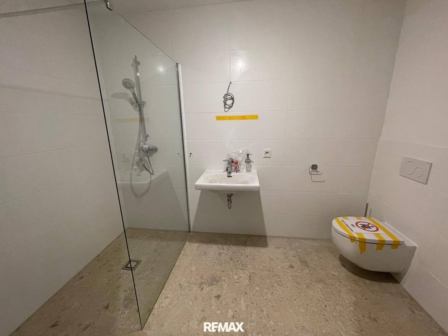 One bedroom new build apartment with terrace