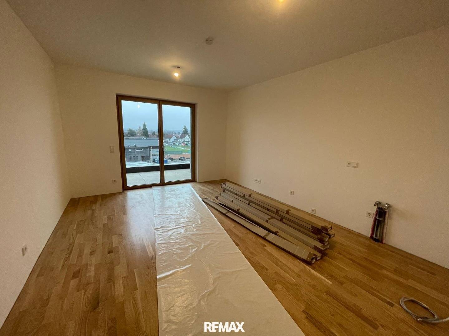 One bedroom new build apartment with terrace