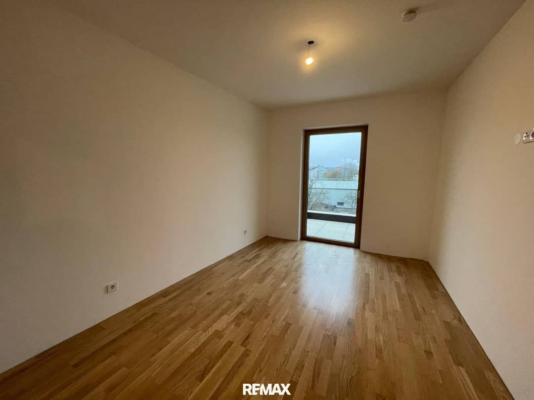 New build apartment with terrace and elevator