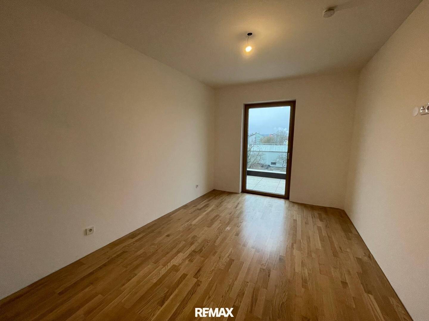 Bright New Build Apartment with Terrace in Central Location