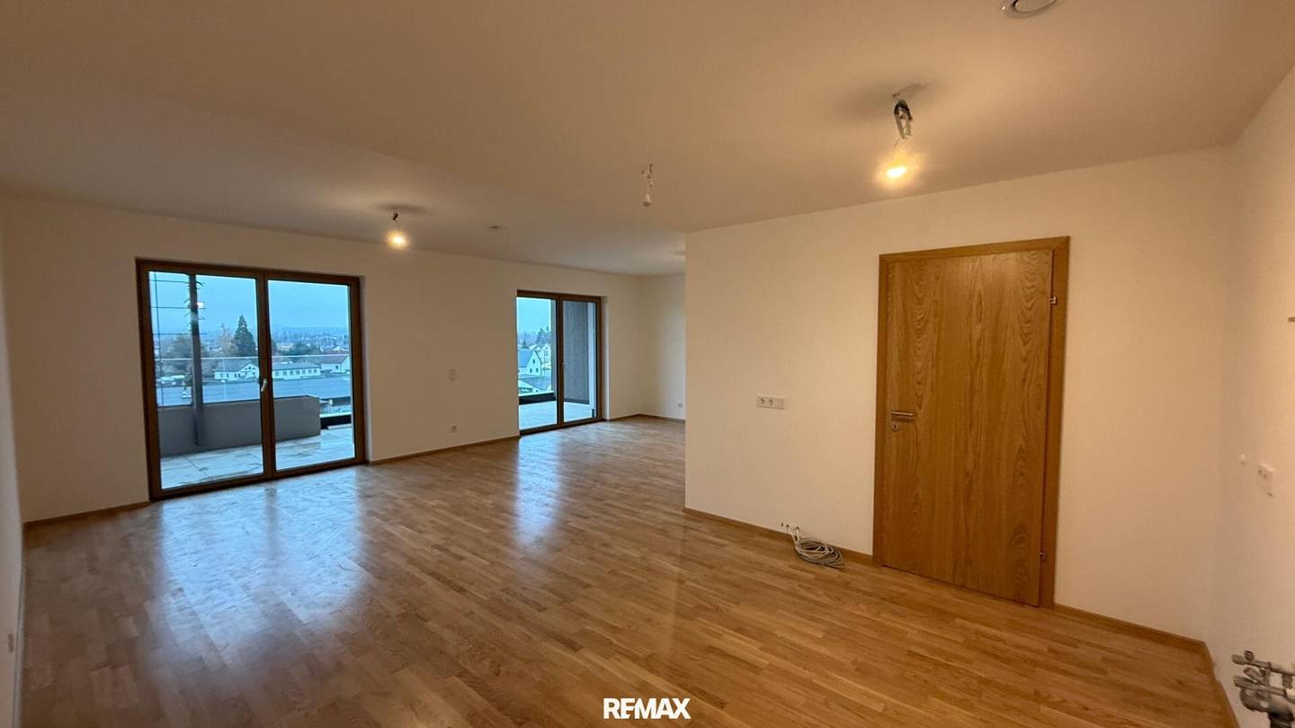 Newly built apartment with terrace and elevator
