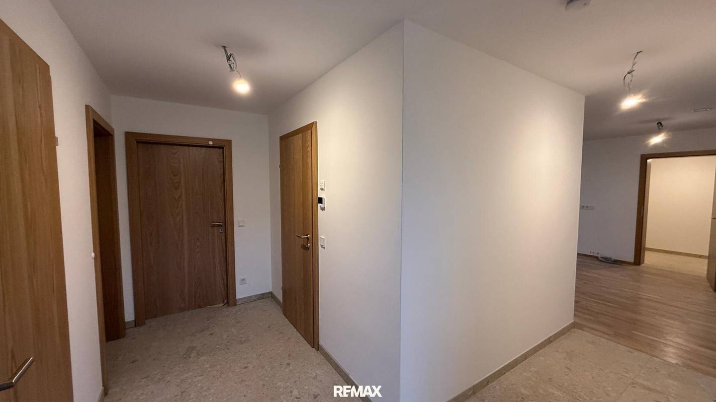 Newly built apartment with terrace and elevator