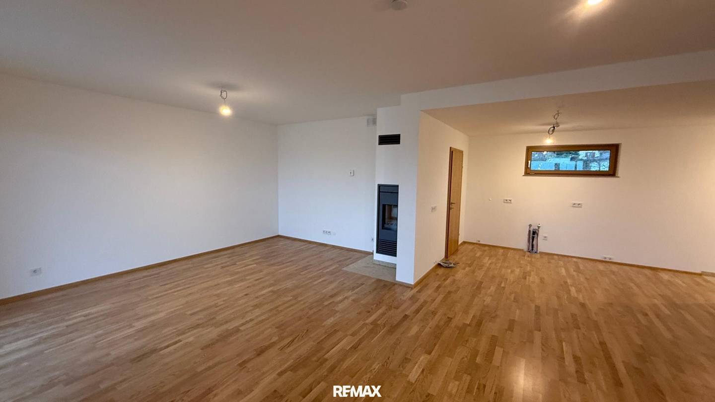 Newly built apartment with terrace and elevator