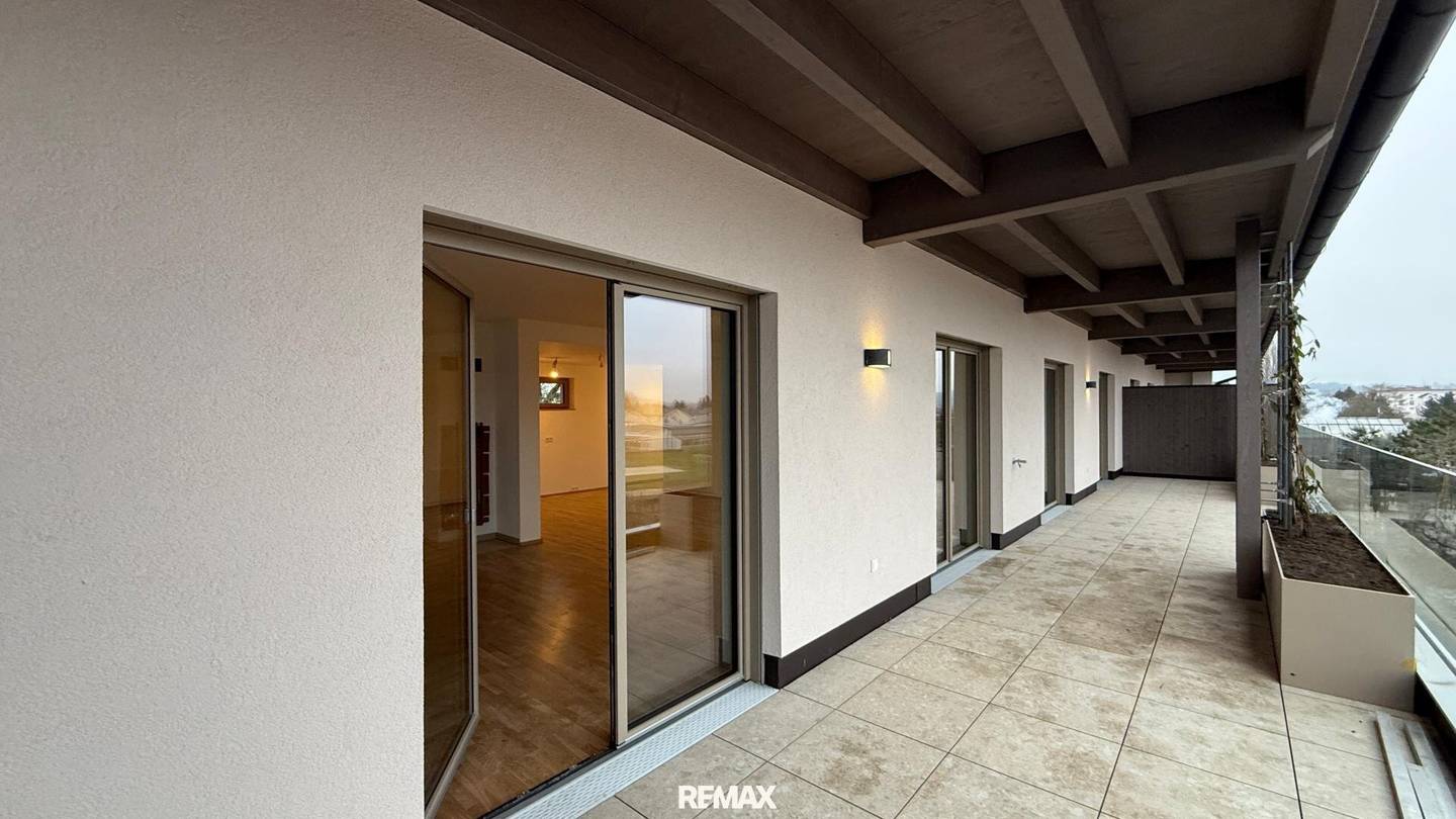 Newly built apartment with terrace and elevator