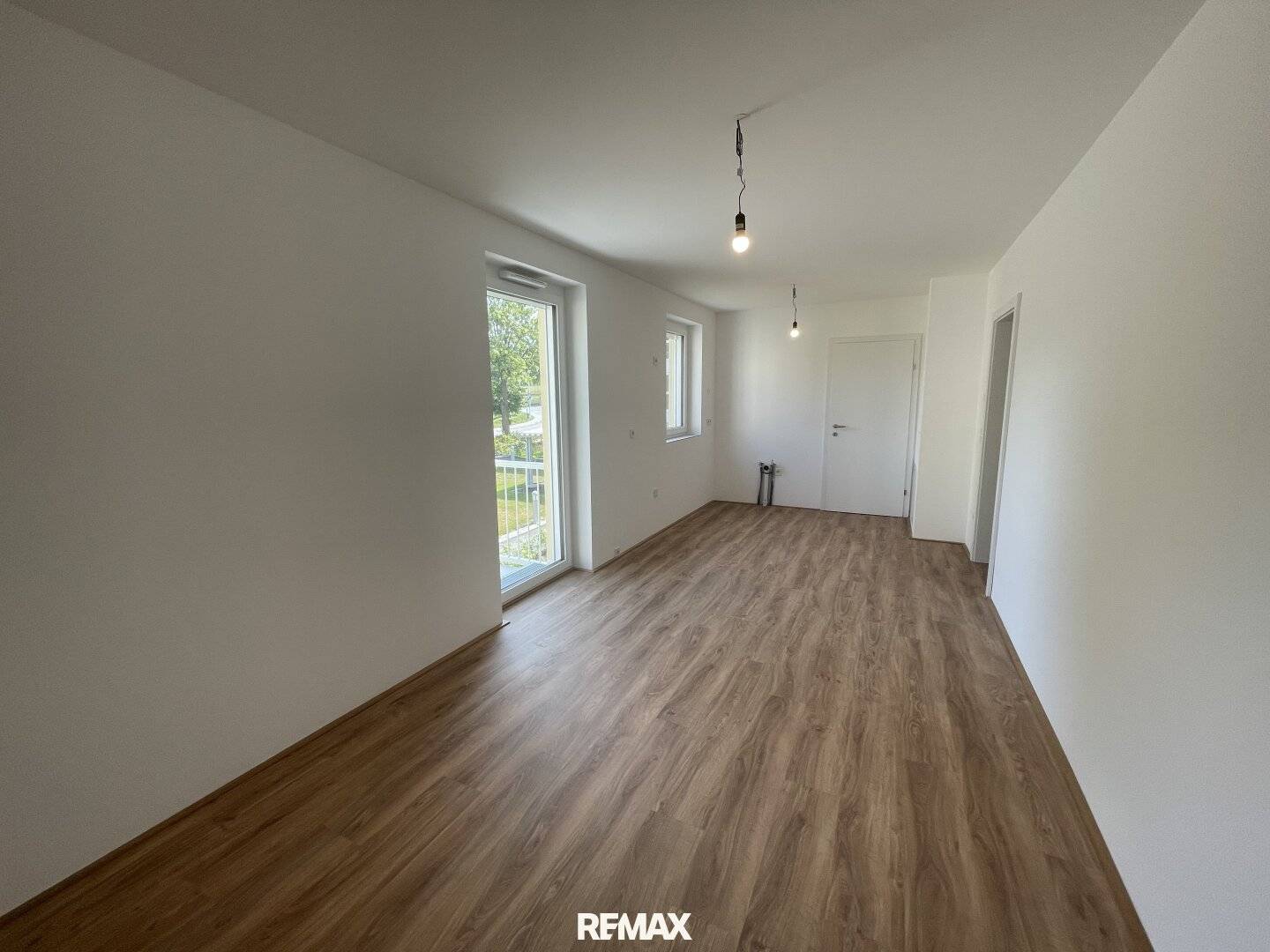 Provisionsfrei Neubau Wohnung mit Balkon