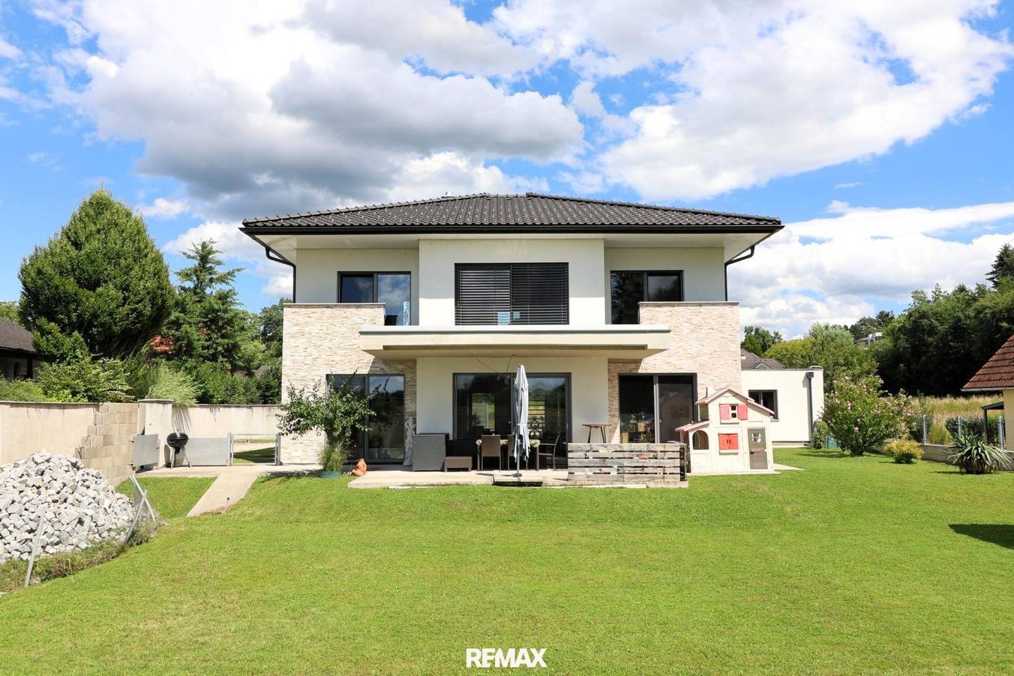 Exclusive family home in quiet, natural setting in Schwertberg