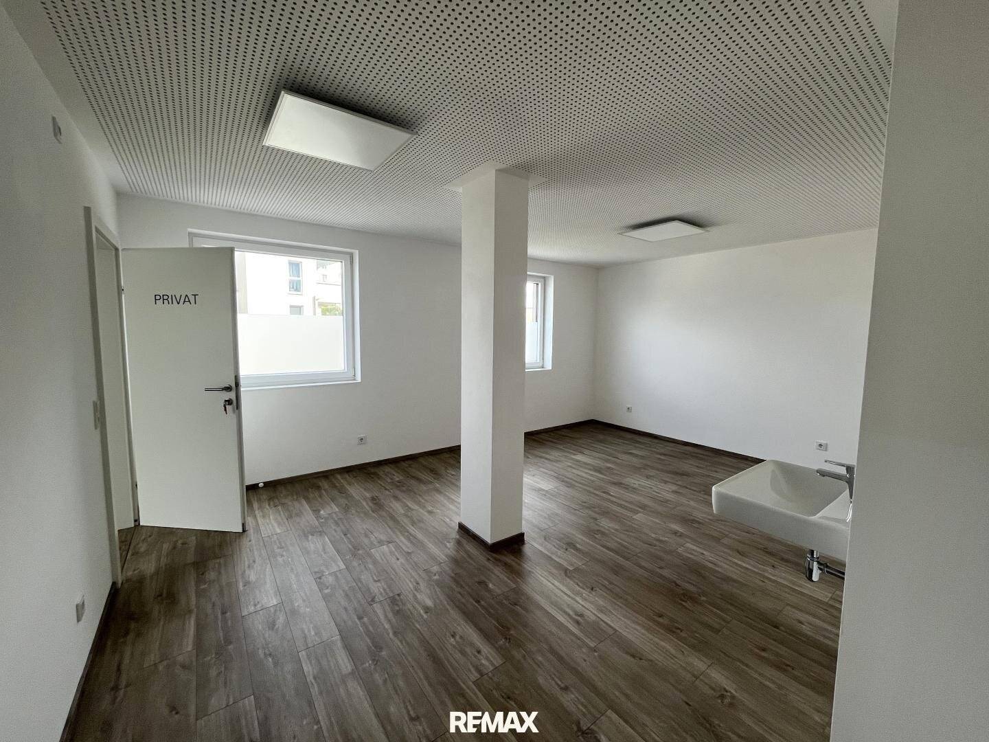 Central Office in Steyr with 70 m² and Underground Parking Spaces