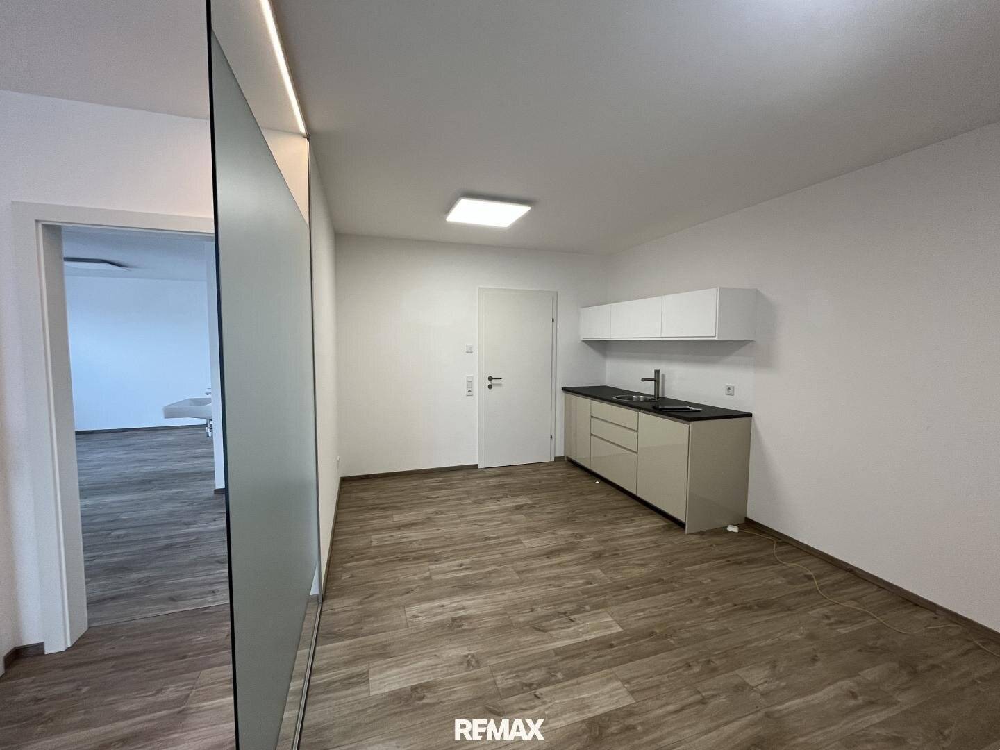 Central Office in Steyr with 70 m² and Underground Parking Spaces