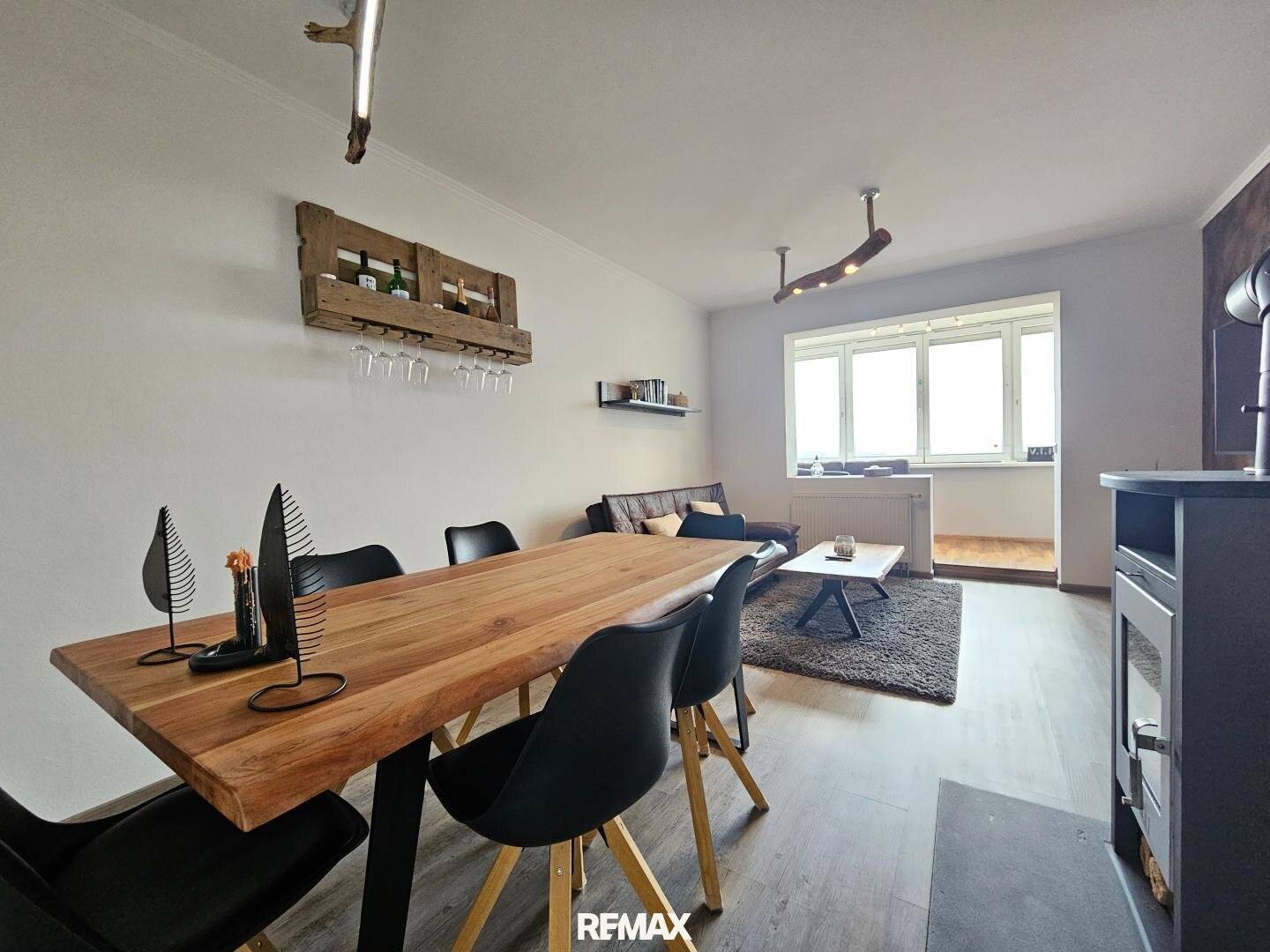 Dachgeschosswohnung mit Loggia und Ausblick