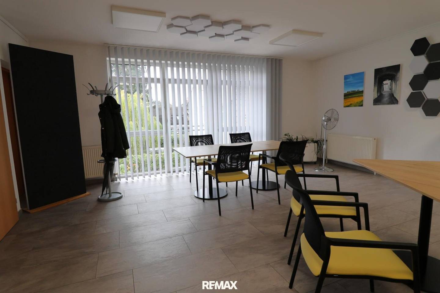 Well-maintained office 75 m² in the center of Perg, 1st floor