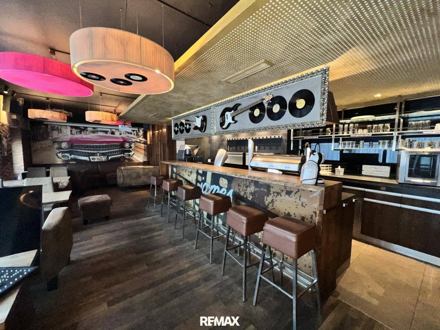 Fully equipped commercial premises in central location in St. Valentin – ready for immediate use