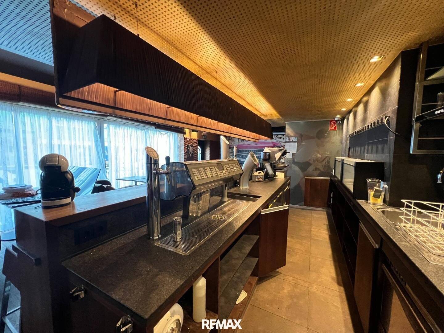 Fully equipped commercial premises in central location in St. Valentin – ready for immediate use