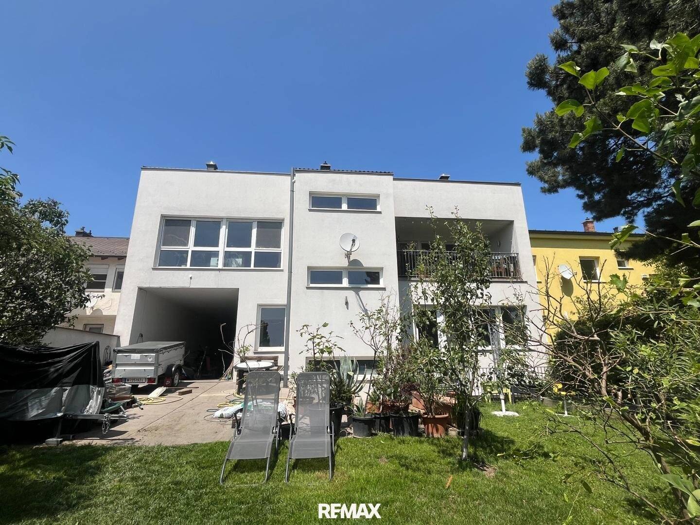 Modern multi-family house with commercial unit in Vienna 1220 Donaustadt