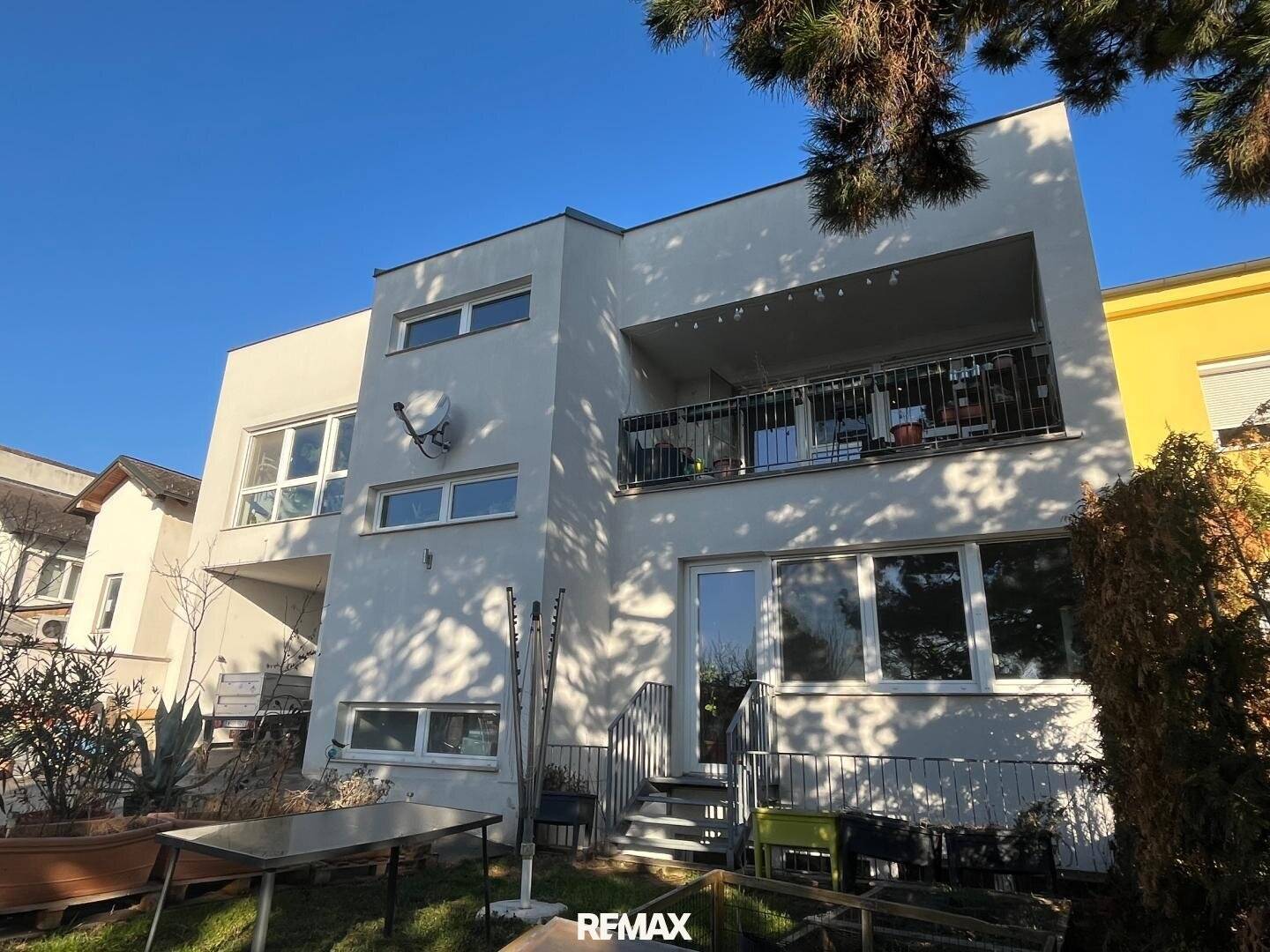 Modern multi-family house with commercial unit in Vienna 1220 Donaustadt